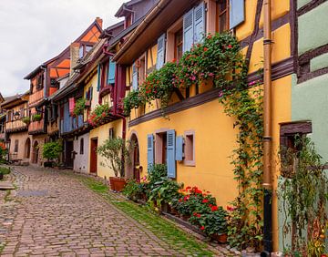 Straatbeeld van Eguisheim, Elzas, Frankrijk van Adelheid Smitt