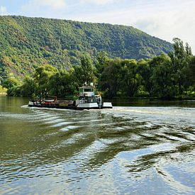 The Moselle in front of the Mont Calmont van Gisela Scheffbuch