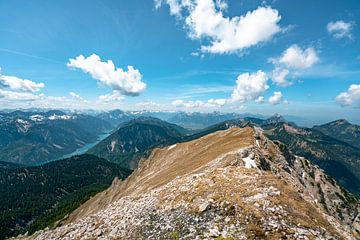 Uitzicht op Tirol en de Tiroler Alpen vanaf de Gierenkoppen van Leo Schindzielorz