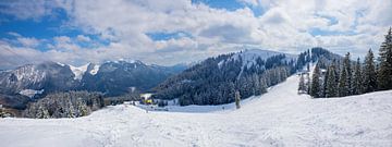 Dromerig skigebied Spitzingsee, Oberbavaria Alpen, van SusaZoom