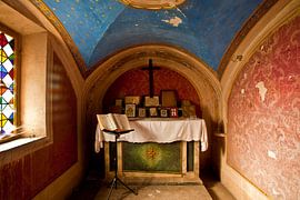 small chapel by urbex lady