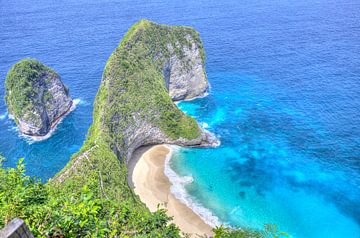 View of paradise - Kelingking Beach in bright blue by Roith Fotografie