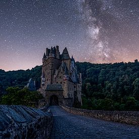 Voie lactée au-dessus du bourg d'Eltz sur Tim Wouters