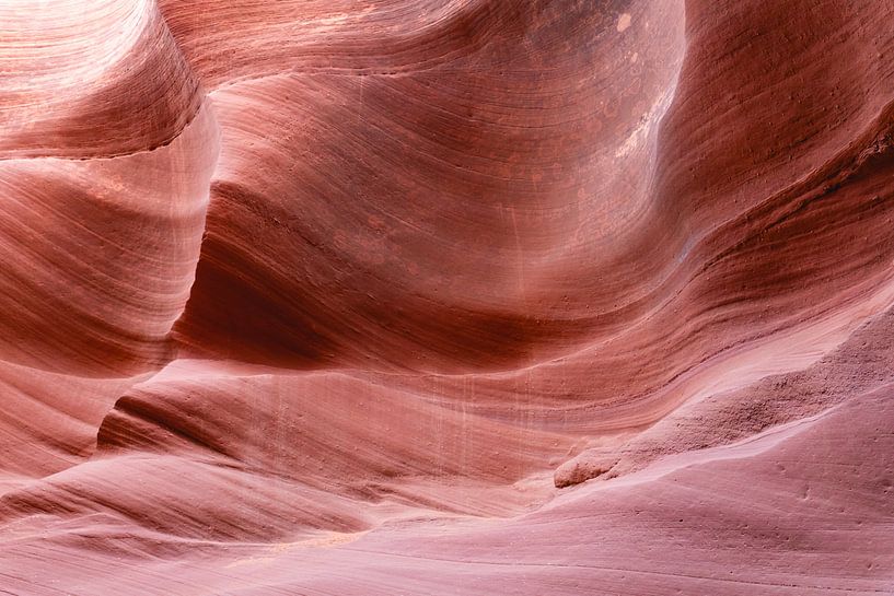 Wavy stone drawings in the Lower Antelope Canyon by Moniek Kuipers