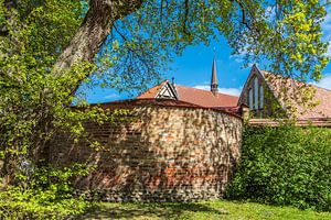 Kloster zum Heiligen Kreuz und Stadtmauer in der Hansestadt Rostock