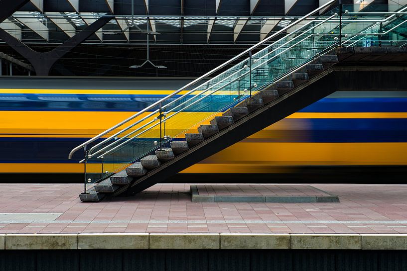 Rotterdam railway station by Rob Wareman Fotografie