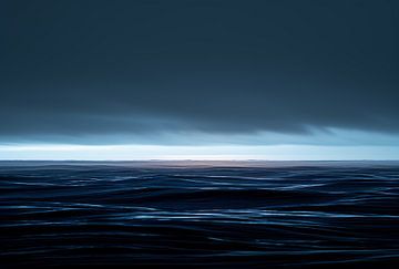 Mystieke sfeer op de Atlantische Oceaan van fernlichtsicht