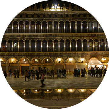 Piazza San Marco, Venetië van Michel van Kooten