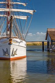 Windjammer in de Boddense haven van Zingst van Christian Müringer