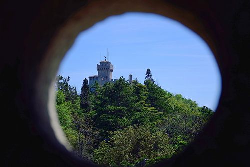 Schattig uitzicht op de tweede toren