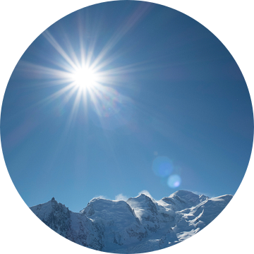 Stralende zon boven de Mont Blanc van Menno Boermans