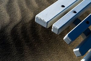 Eine Bank am Strand