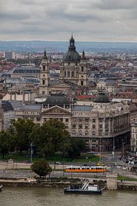 Stephansbasilika unter grauen Wolken, Budapest
