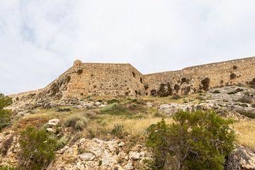 Mauer der venezianischen Zitadelle in Rethymnon, Kreta | Reisefotografie von Kelsey van den Bosch