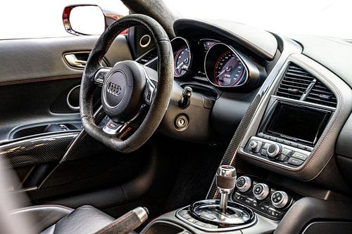 Audi R8 V10 Plus sportwagen interieur