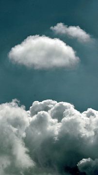 Hoog in de Wolken. van Roy IJpelaar