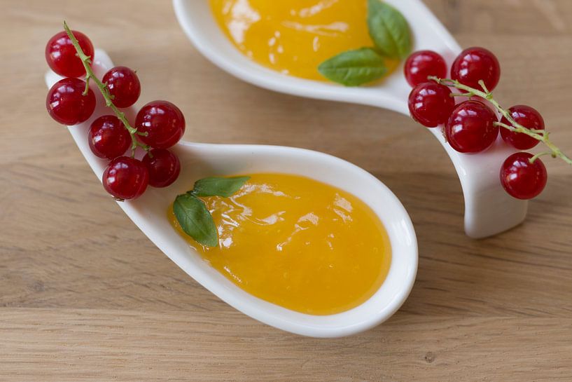 Red Berries and jelly. by Tom Smit