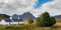 Huis in Schotse hooglanden von Rob IJsselstein Miniaturansicht