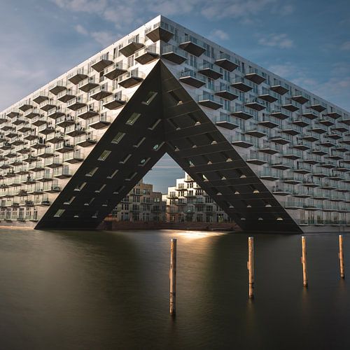The Sluishuis is a living/working complex in the Amsterdam district of IJburg.