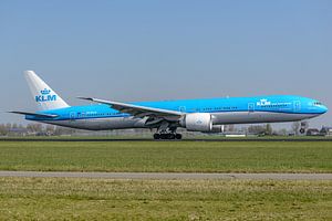 Landung einer Boeing 777-300 der KLM, Registrierung PH-BVO.