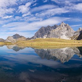 Autumn light over the ice lake by Walter G. Allgöwer