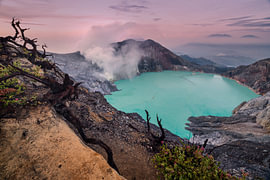 Kawah Ijen Sunrise by Insolitus Fotografie