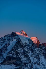 Das Glühen der Königin – Alpenglühen an der Jungfrau von Marco Zurschmiede