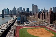 Playing baseball in the shadow of NYC van Maarten De Wispelaere thumbnail