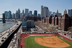 Playing baseball in the shadow of NYC sur Maarten De Wispelaere