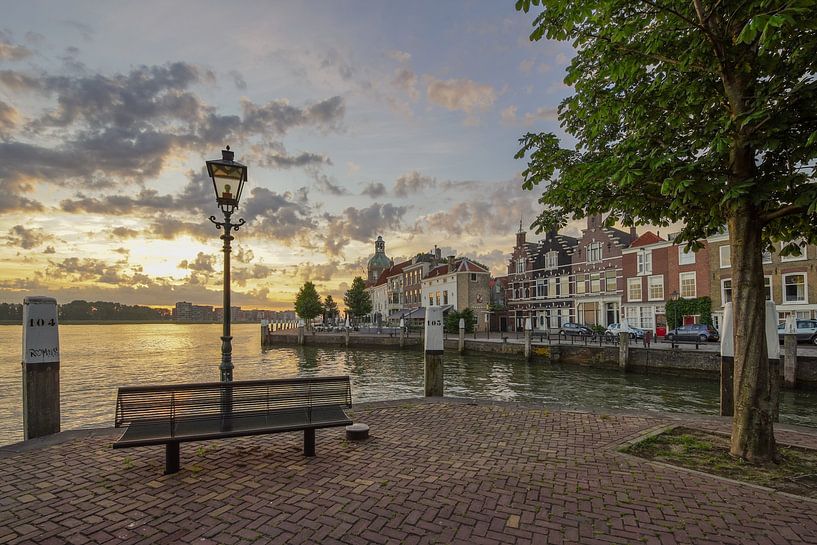 Dordrecht aan de Oude Maas van Dirk van Egmond