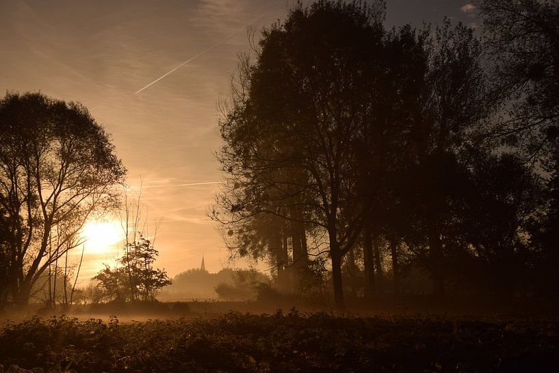 Dorpje in de mist... van Maarten Honinx
