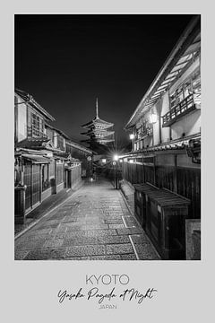 In focus: Historic Kyoto with Yasaka Pagoda in the evening