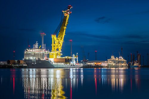 Les Alizés at and Silver Nova at night