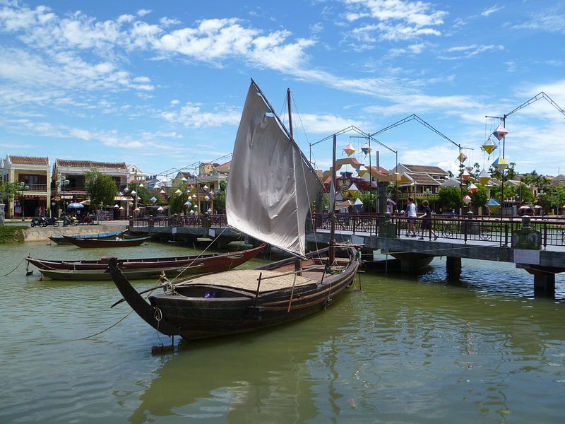 Zeilbootje in Hoi An Vietnam by Berg Photostore