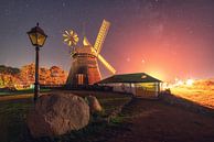 Windmolen op Amrum bij nacht van Oliver Henze thumbnail