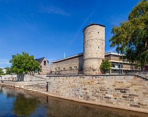 Tour Begin sur les rives de la Leine, Hanovre, Basse-Saxe, Allemagne, Europe