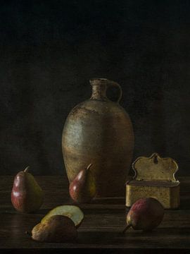 Jar with pears