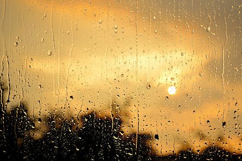 Regen na een warme dag