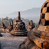 Zonsopkomst bij tempel Borobudur op Java, Indonesië van Expeditie Aardbol