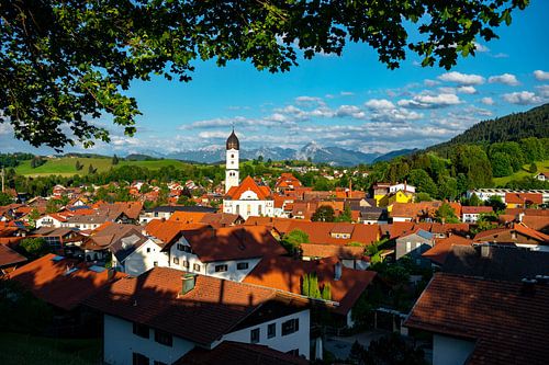 Nesselwang met uitzicht op de Ostallgäu en de Alpen