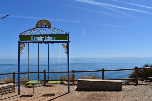 Het park aan de rand van de zee