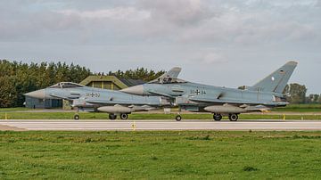 Twee Luftwaffe Eurofighter Typhoons. van Jaap van den Berg