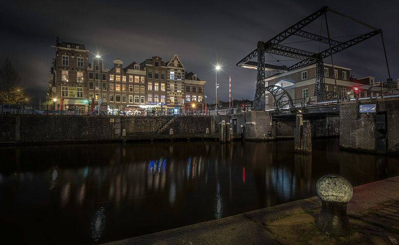 Amsterdam by night by Jeroen Mondria