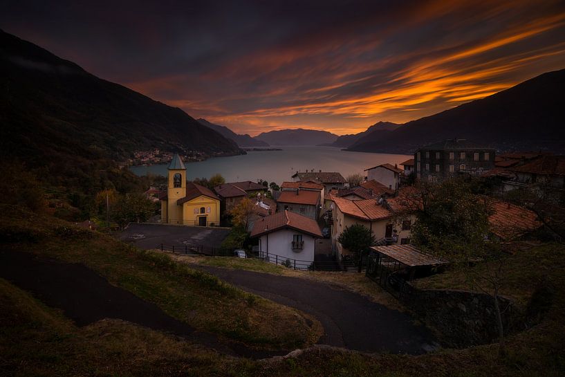 Olgiasca village sunset van Wojciech Kruczynski