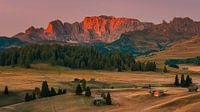 Panoramafoto van een zonsopkomst in Alpe di Siusi van Henk Meijer Photography thumbnail