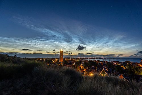 Nuages nocturnes lumineux au-dessus de l'ouest de Terschelling sur Marjolein van Roosmalen