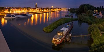 Rijnkade Arnhem by Night van Fokko Erhart
