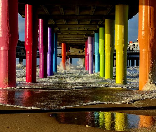 Stormachtige pier van Scheveningen sur Stefan van Dongen