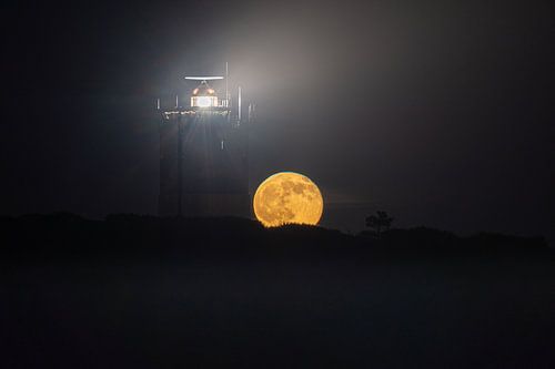 Maanopkomst naast de Brandaris