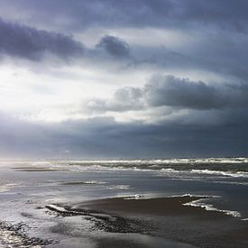 approaching storm by Remco Schoonderwoert